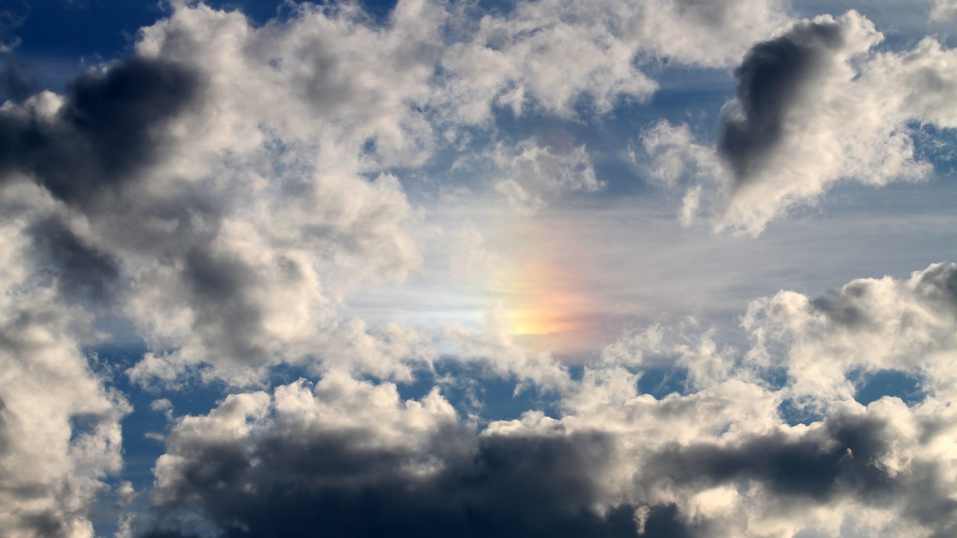 Kaiyun APP-_高速飞越：特技滑板表演震撼现场_，飞行滑板视频